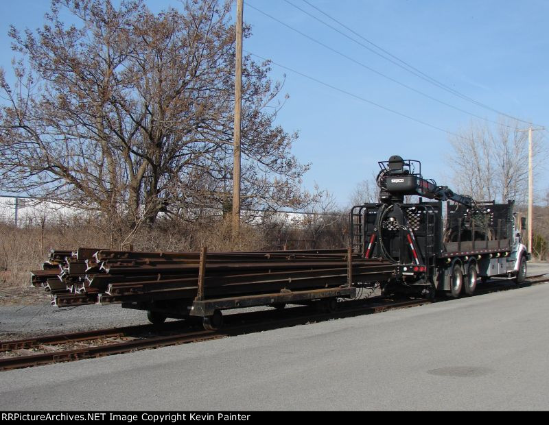Hi-rail crane & trailer